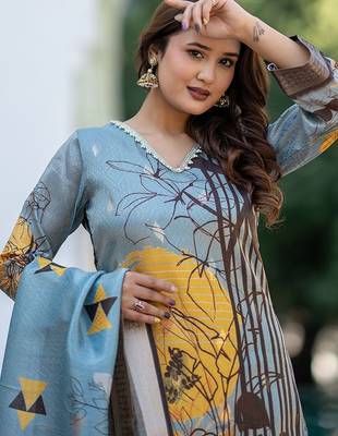 Women Regular Kurta with Trousers & With Dupatta 5