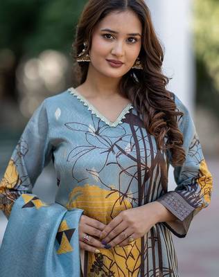 Women Regular Kurta with Trousers & With Dupatta 6