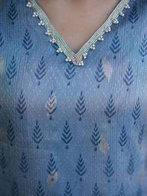 Women Floral Printed Kurta with Trousers & Dupatta 2