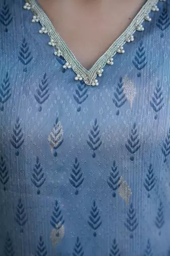 Women Floral Printed Kurta with Trousers & Dupatta