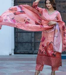 Women Floral Printed Kurta with Trousers & Dupatta