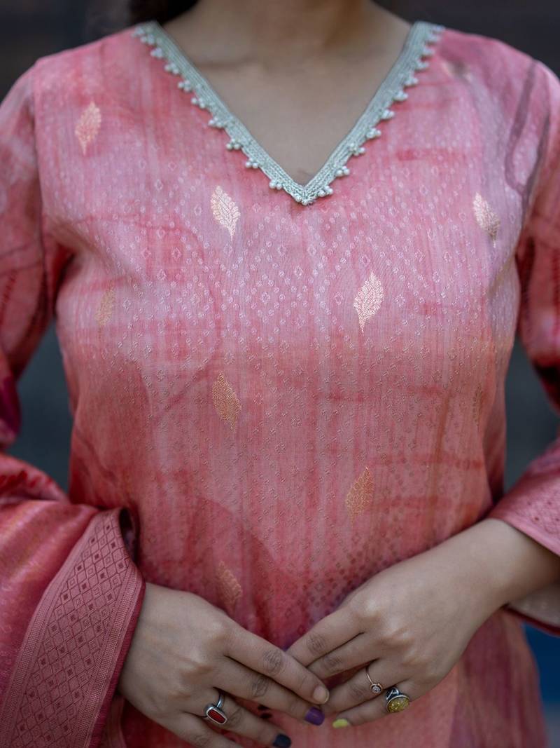 Women Floral Printed Kurta with Trousers & Dupatta