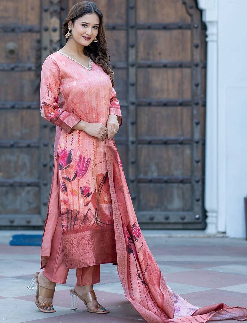 Women Floral Printed Kurta with Trousers & Dupatta