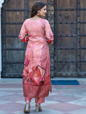Women Floral Printed Kurta with Trousers & Dupatta 4