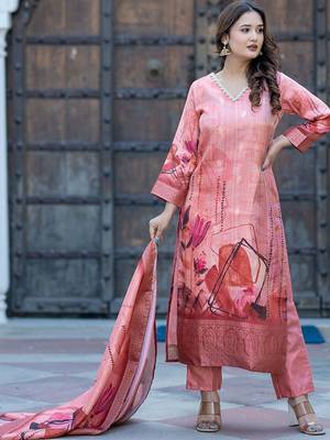 Women Floral Printed Kurta with Trousers & Dupatta 6