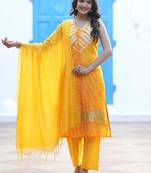 Women Dyed Regular Pure Silk Kurta Set With Dupatta