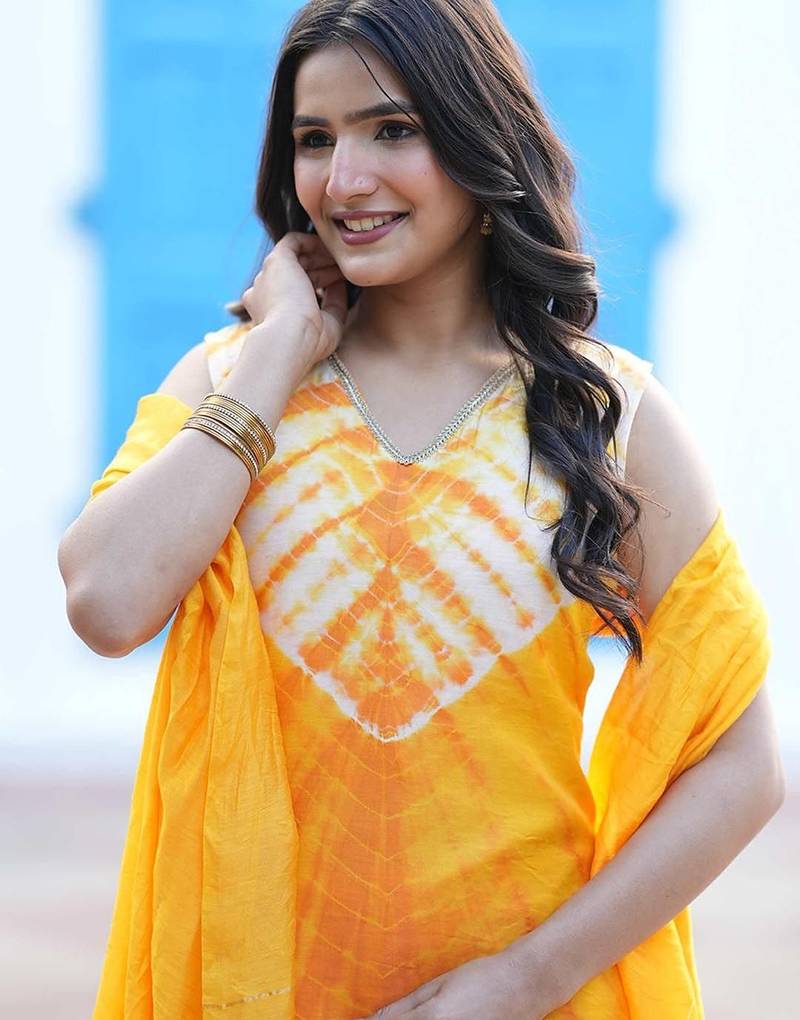 Women Dyed Regular Pure Silk Kurta Set With Dupatta