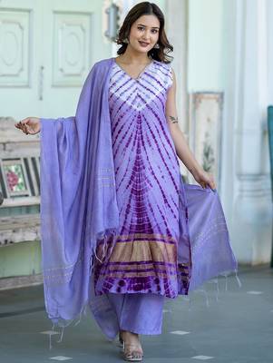 Abstract Printed V-Neck Pure Silk Kurta With Trousers & Dupatta 1