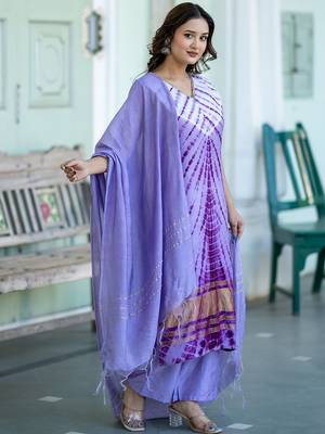 Abstract Printed V-Neck Pure Silk Kurta With Trousers & Dupatta 3