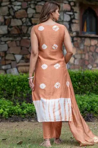 Bandhani Dyed V-Neck Pure Silk Straight Kurta With Trousers & Dupatta