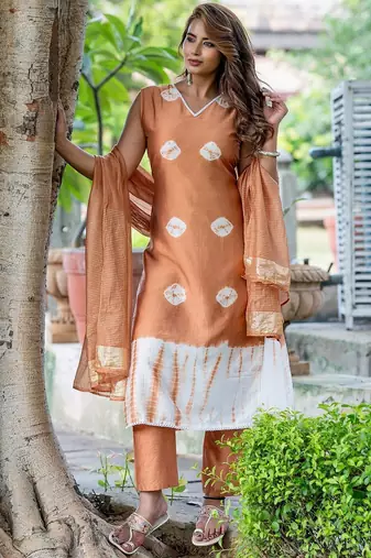 Bandhani Dyed V-Neck Pure Silk Straight Kurta With Trousers & Dupatta