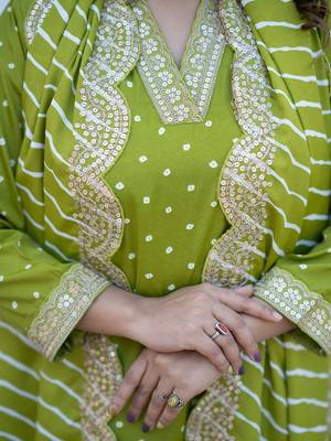 Women Bandhani Printed Empire Thread Work Kurta with Trousers & With Dupatta 2