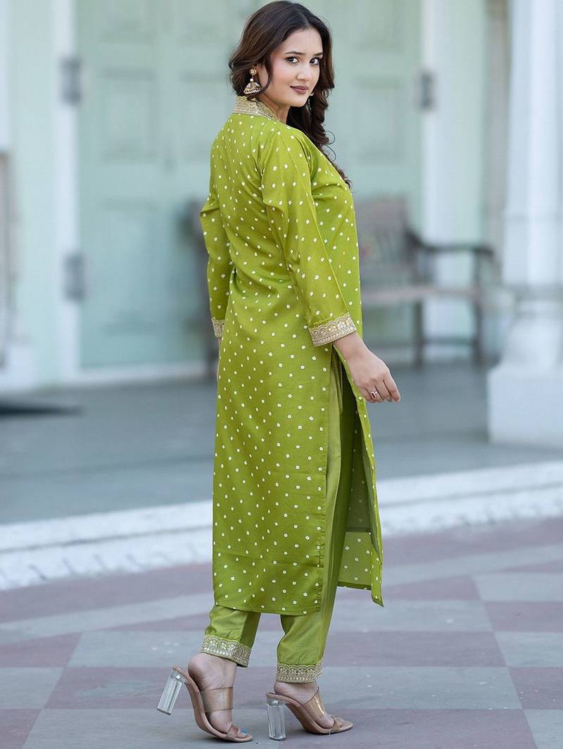 Women Bandhani Printed Empire Thread Work Kurta with Trousers & With Dupatta
