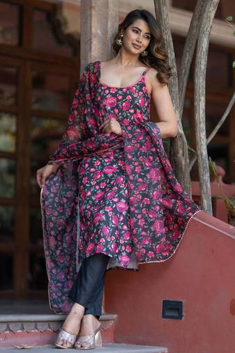 Floral Printed Empire Flared Anarkali Kurta With Trousers & Dupatta