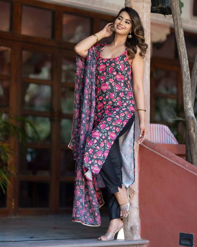 Floral Printed Empire Flared Anarkali Kurta With Trousers & Dupatta