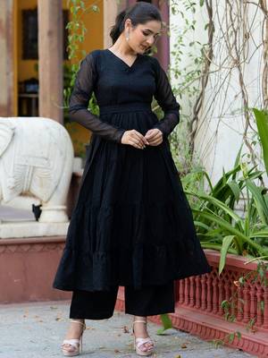 Paisley Woven Design V-Neck Tiered Georgette Anarkali Kurta with Palazzo and Belt 1