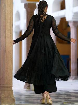 Paisley Woven Design V-Neck Tiered Georgette Anarkali Kurta with Palazzo and Belt 5