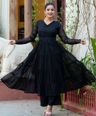 Paisley Woven Design V-Neck Tiered Georgette Anarkali Kurta with Palazzo and Belt 7