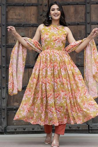 Women Floral Printed Empire Sequinned Kurta with Trousers & With Dupatta