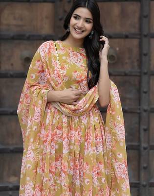 Women Floral Printed Empire Sequinned Kurta with Trousers & With Dupatta 2