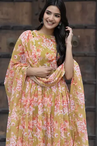 Women Floral Printed Empire Sequinned Kurta with Trousers & With Dupatta
