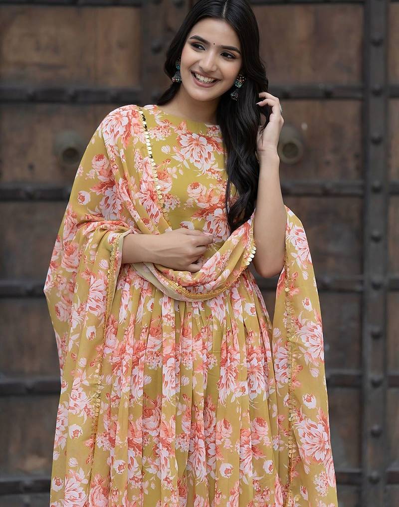 Women Floral Printed Empire Sequinned Kurta with Trousers & With Dupatta