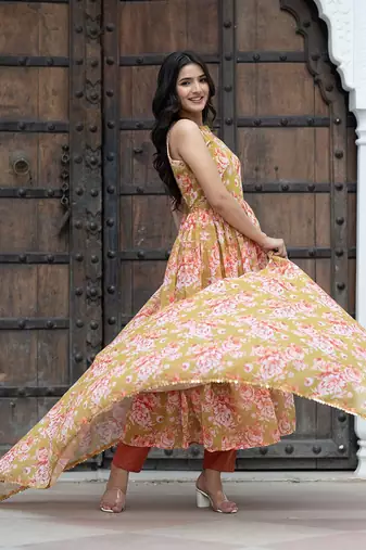 Women Floral Printed Empire Sequinned Kurta with Trousers & With Dupatta