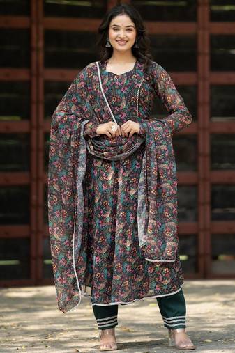 Women Floral Printed Empire Gotta Patti Kurta with Trousers & With Dupatta