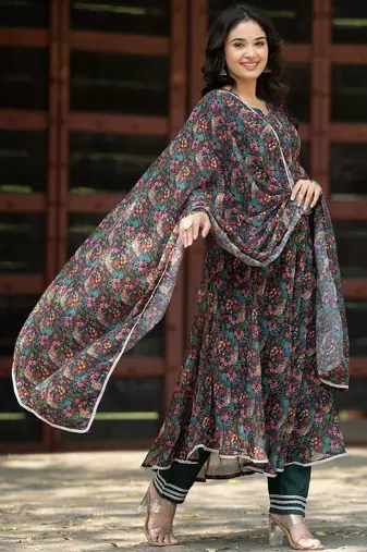 Women Floral Printed Empire Gotta Patti Kurta with Trousers & With Dupatta
