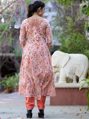 Women Floral Printed Empire Kurta with Trousers & With Dupatta 4