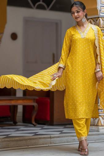 Women Bandhani Embroidered Regular Sequinned Kurta with Trousers & With Dupatta