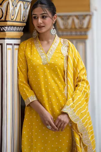 Women Bandhani Embroidered Regular Sequinned Kurta with Trousers & With Dupatta