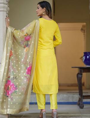 Floral Woven Design Regular Thread Work Straight Kurta With Trousers & Dupatta 4