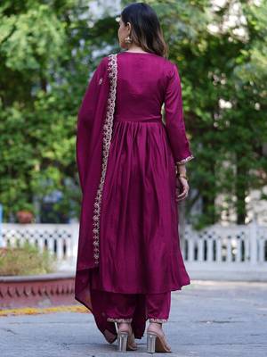 Floral Embroidered Empire Sequinned Kurta With Trouser & Dupatta 4