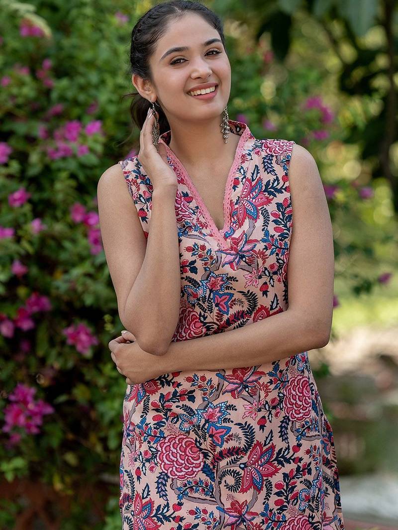 Floral Printed V-Neck Pure Cotton Straight Kurta with Trousers