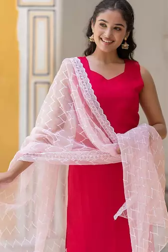 Sweetheart Neck Regular Thread Work Pure Silk Kurta With Trousers & Dupatta