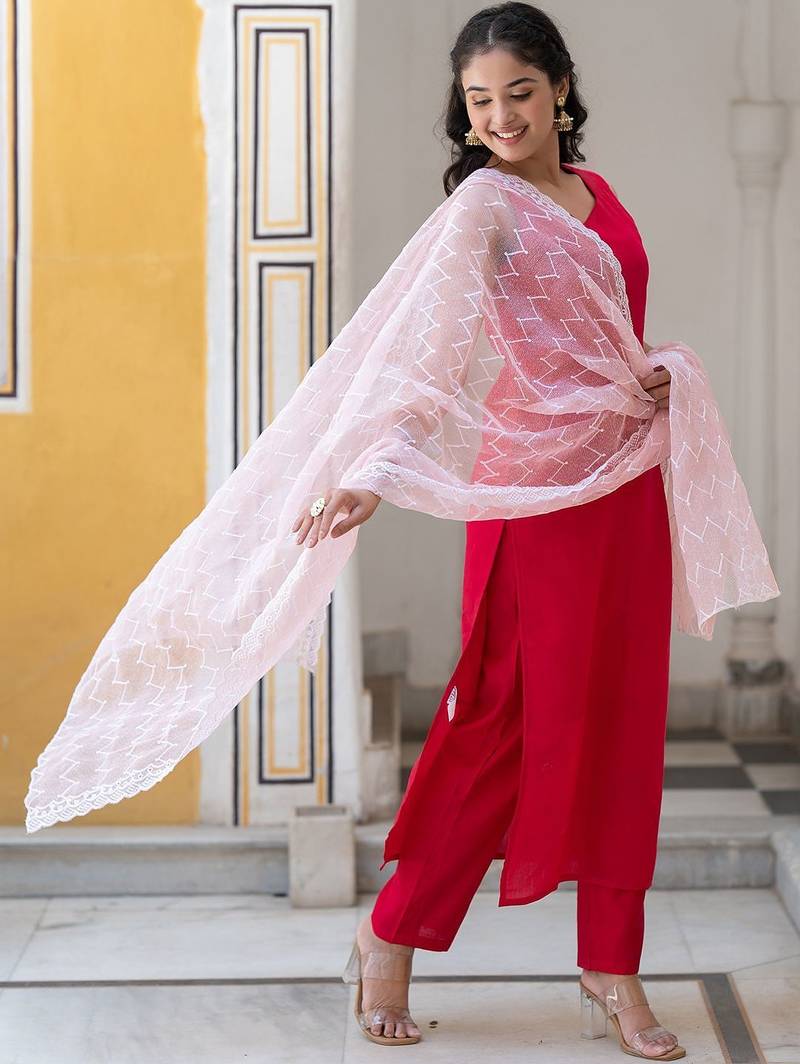 Sweetheart Neck Regular Thread Work Pure Silk Kurta With Trousers & Dupatta