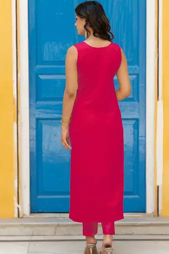 Sweetheart Neck Regular Thread Work Pure Silk Kurta With Trousers & Dupatta