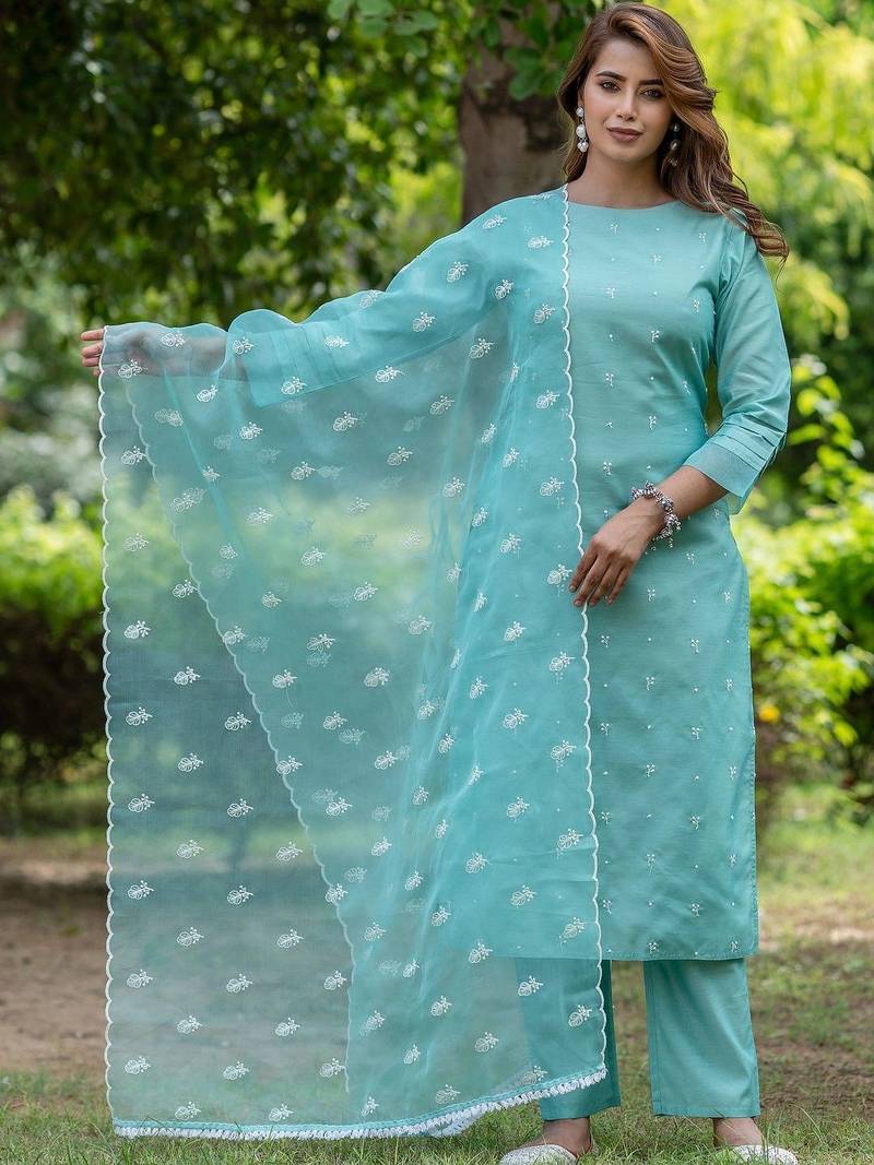 Women Ethnic Motifs Embroidered Regular Thread Work Chanderi Silk Kurta with Trousers & With Dupatta
