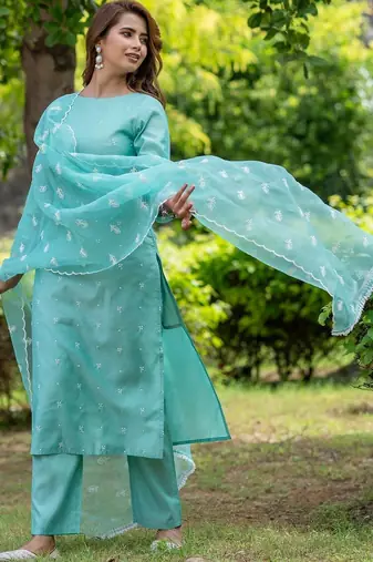Women Ethnic Motifs Embroidered Regular Thread Work Chanderi Silk Kurta with Trousers & With Dupatta