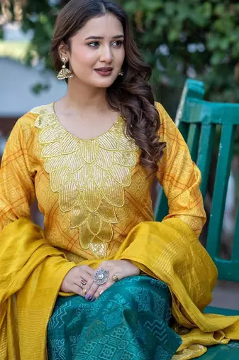 Women Ethnic Motifs Dyed Regular Thread Work Kurta with Palazzos & With Dupatta