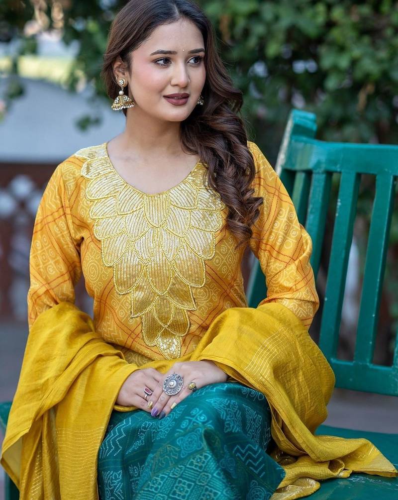 Women Ethnic Motifs Dyed Regular Thread Work Kurta with Palazzos & With Dupatta
