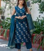 Women Floral Printed Regular Pure Silk Kurta with Trousers & With Dupatta