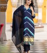 Women Dyed Regular Pure Silk Kurta with Trousers & With Dupatta