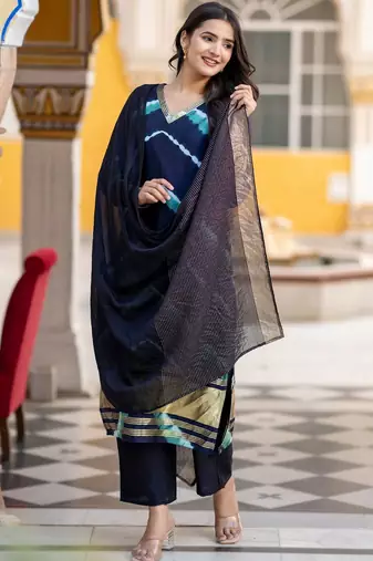 Women Dyed Regular Pure Silk Kurta with Trousers & With Dupatta