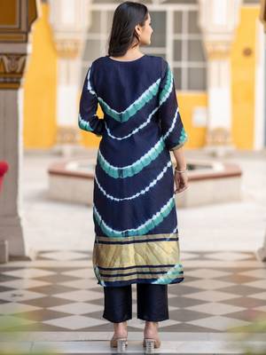 Women Dyed Regular Pure Silk Kurta with Trousers & With Dupatta 5