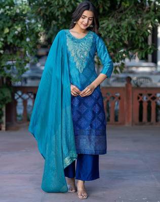 Women Ethnic Motifs Printed Regular Sequinned Kurta with Trousers & With Dupatta 1