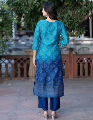 Women Ethnic Motifs Printed Regular Sequinned Kurta with Trousers & With Dupatta 3
