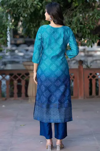 Women Ethnic Motifs Printed Regular Sequinned Kurta with Trousers & With Dupatta