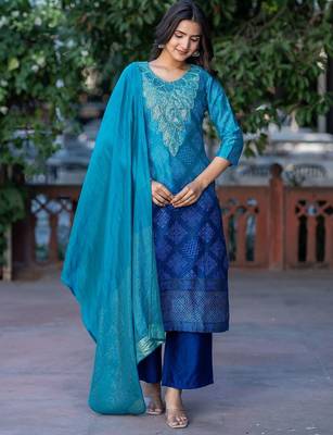 Women Ethnic Motifs Printed Regular Sequinned Kurta with Trousers & With Dupatta 4